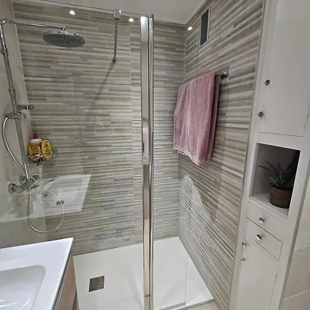 Superbe Vue A 50 Metres Des Plages Cannes