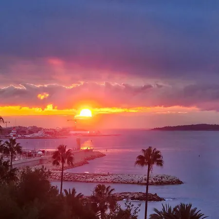 Superbe Vue A 50 Metres Des Plages * Κάννες