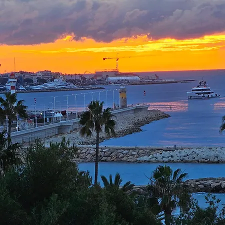 Superbe Vue A 50 Metres Des Plages